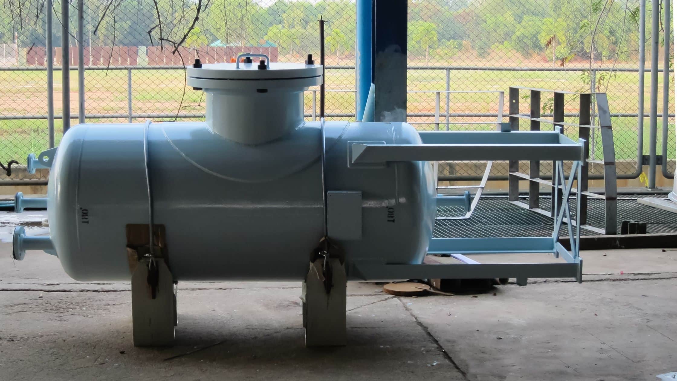 What Is The Pressure Vessel? Pressure vessel on saddle